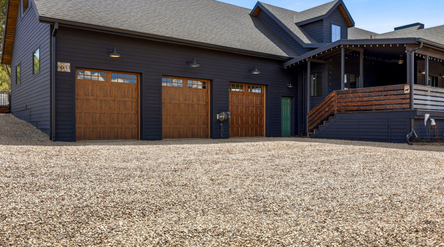 Attached 40 x 28 3 Car Garage