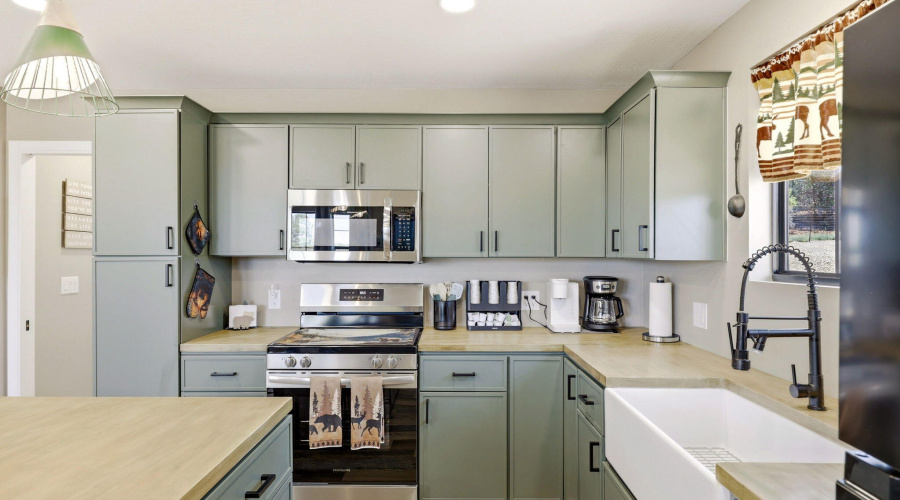 Guest House Full Kitchen