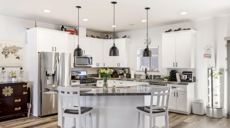 Eagle View - Kitchen