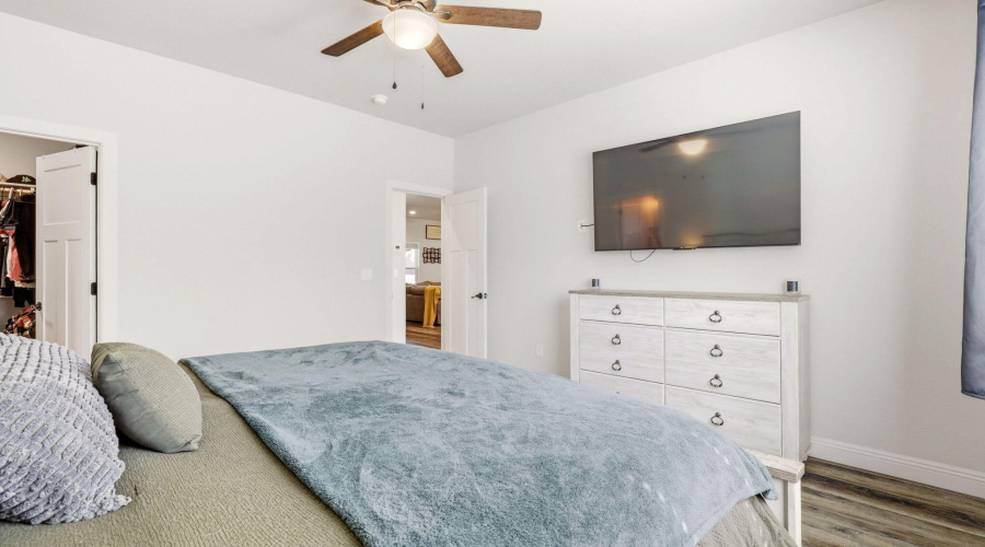 Eagle View - Primary Bedroom 2