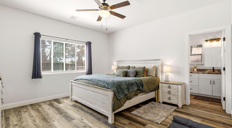 Eagle View - Primary Bedroom