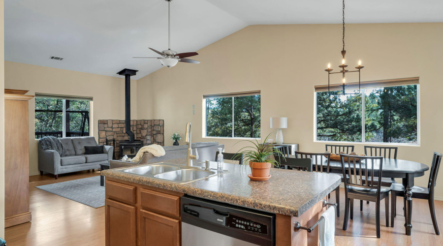 10-web-or-mls-TimberCreekImagery-7