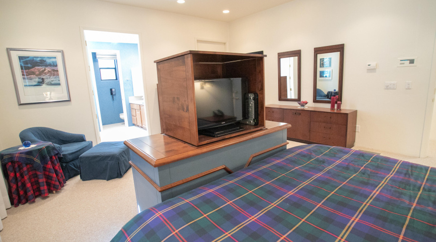 Remote Stowaway TV