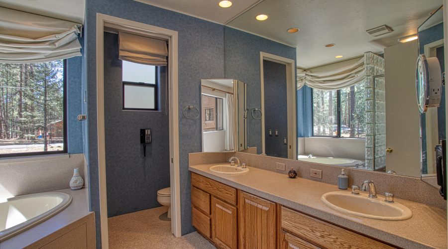 Lovely Master Bath
