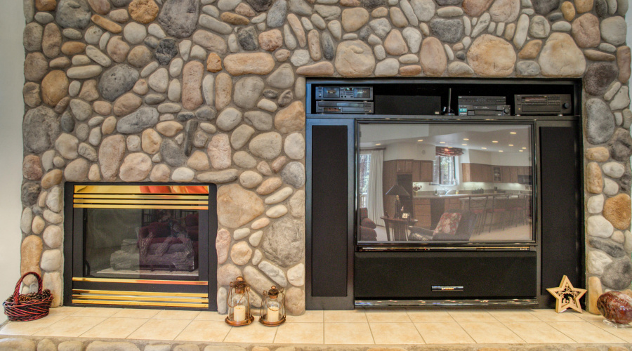 Built-in Entertainment w/Surround Sound