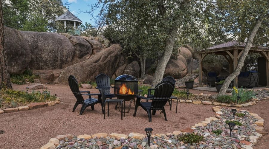 Outdoor living-Firepit