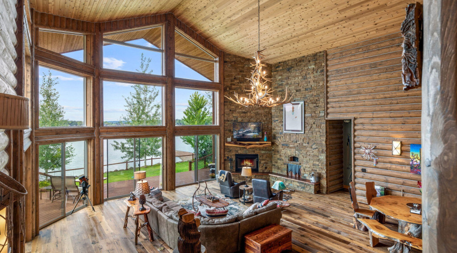 Ceiling to floor views