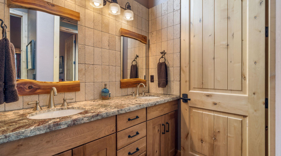 Loft and 3rd bed bath