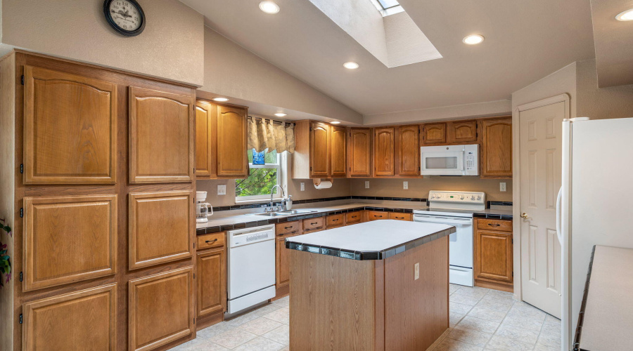 Large Guest house kitchen