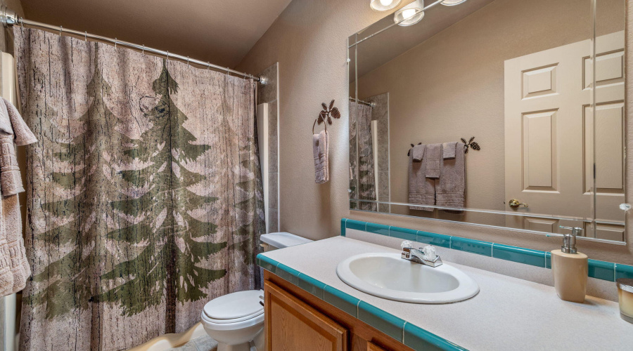 Guest house 2nd bath