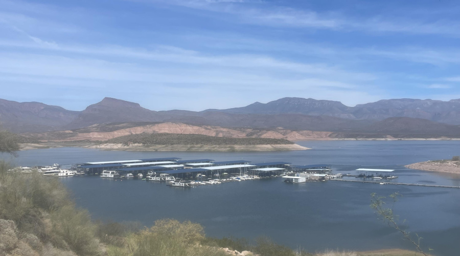 Roosevelt Lake just min away