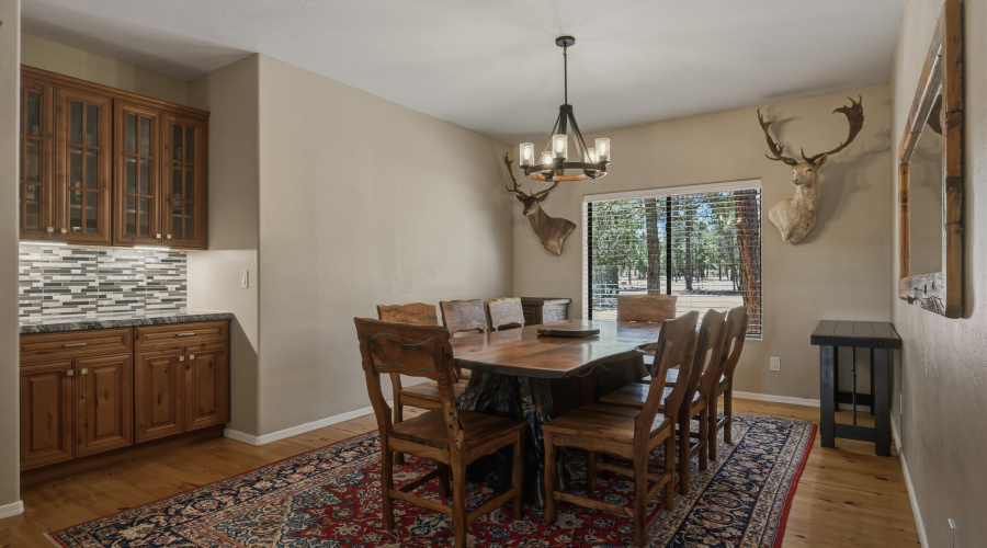 18 Formal dining room