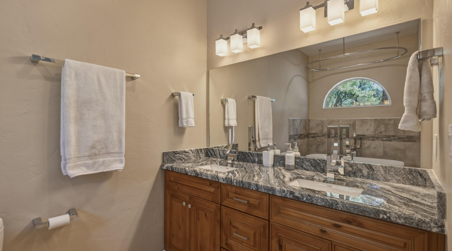 35 Ensuite 2 private bath
