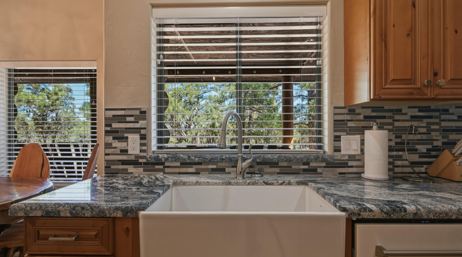 15 Farm sink