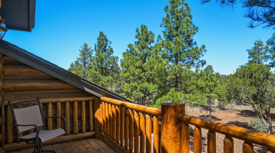 28 Private balcony