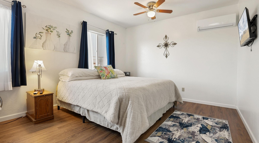 Guest Bedroom 1 (1)