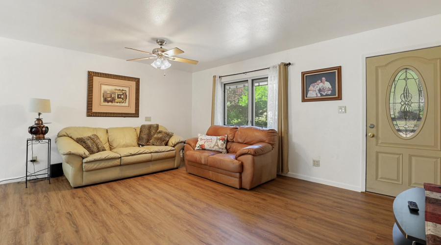 Living Room (2)