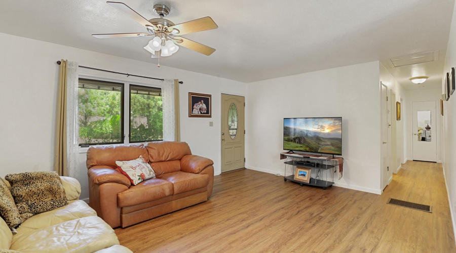 Living Room (4)