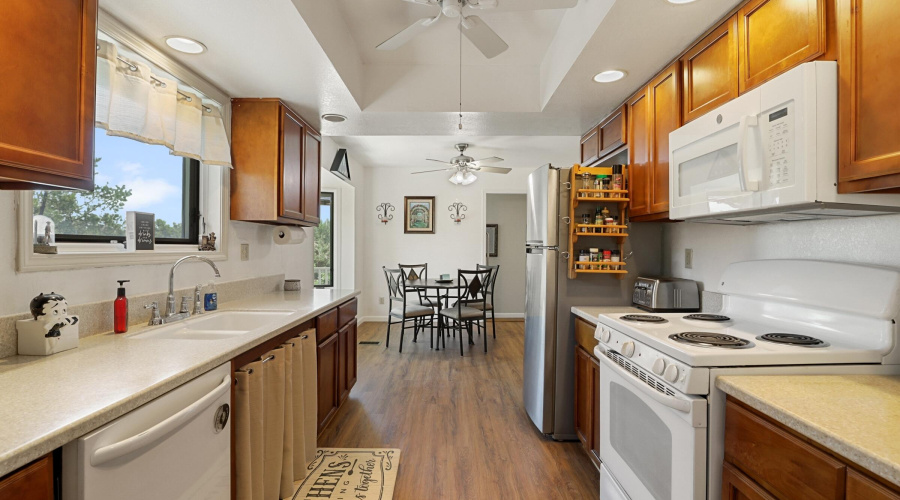 Kitchen (2)