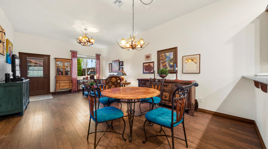 BEAUTIFUL LAMINATE FLOORING