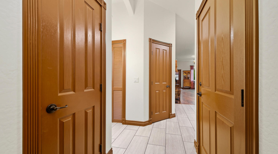 ENTRY/FOYER