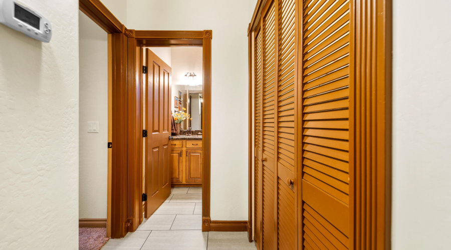 HALLWAY TO GUEST BATH/LAUNDRY CLOSET
