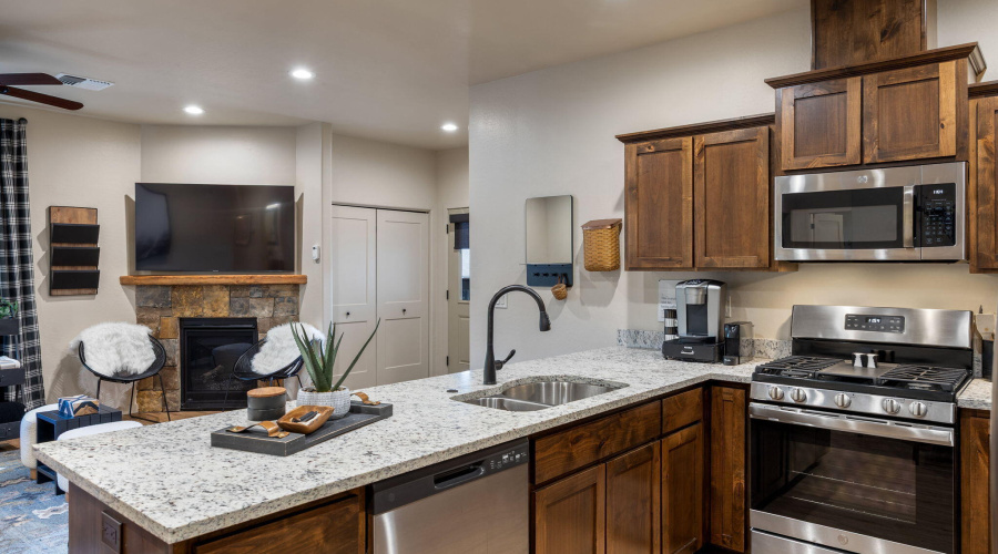Kitchen/Breakfast Bar