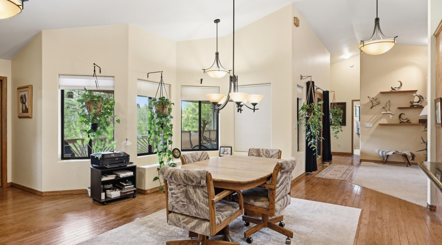 8 Dining areas