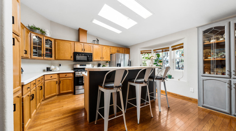 Breakfast bar in kitchen