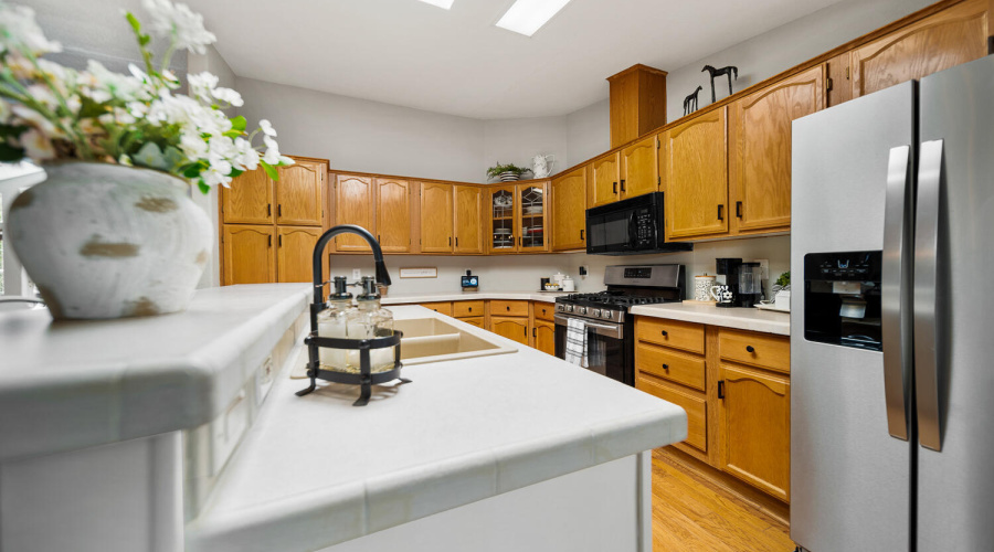Plenty of Cabinets