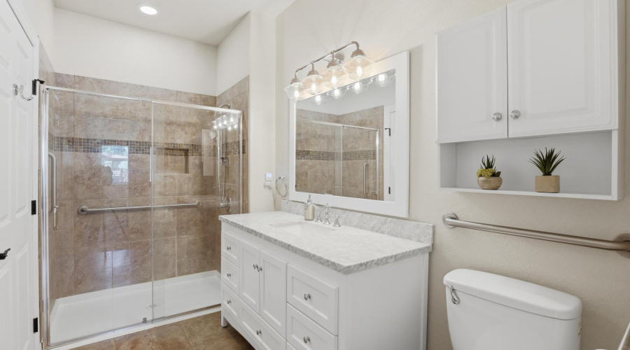 EnSuite Bathroom #1