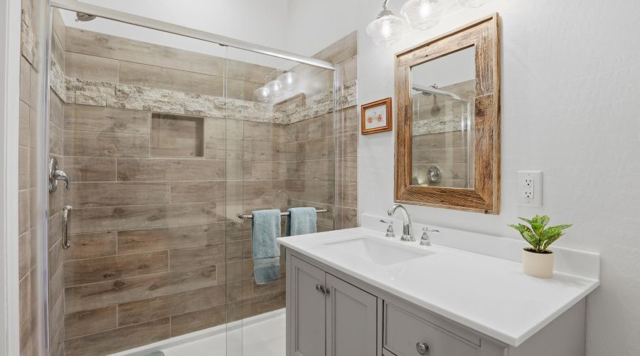 EnSuite Bathroom #2
