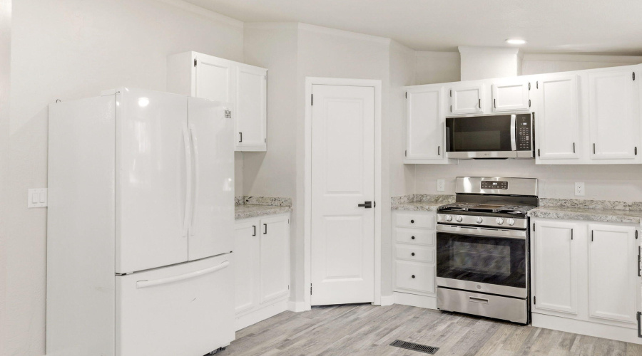 2101WParkValleyRd-ShowLowAZ-11