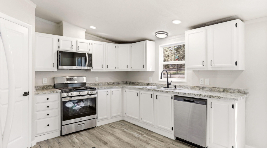 2101WParkValleyRd-ShowLowAZ-12