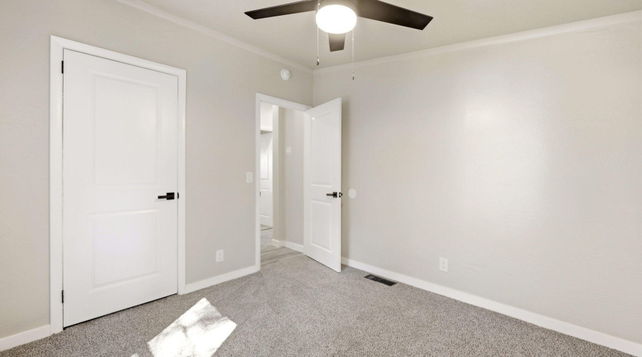 2101WParkValleyRd-ShowLowAZ-22