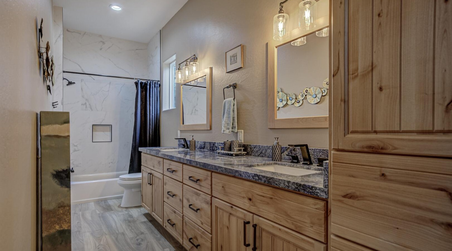 Extra Lg Guest Bath