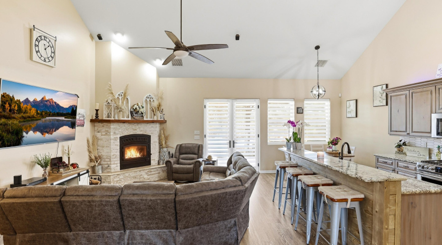 Living Room (4)