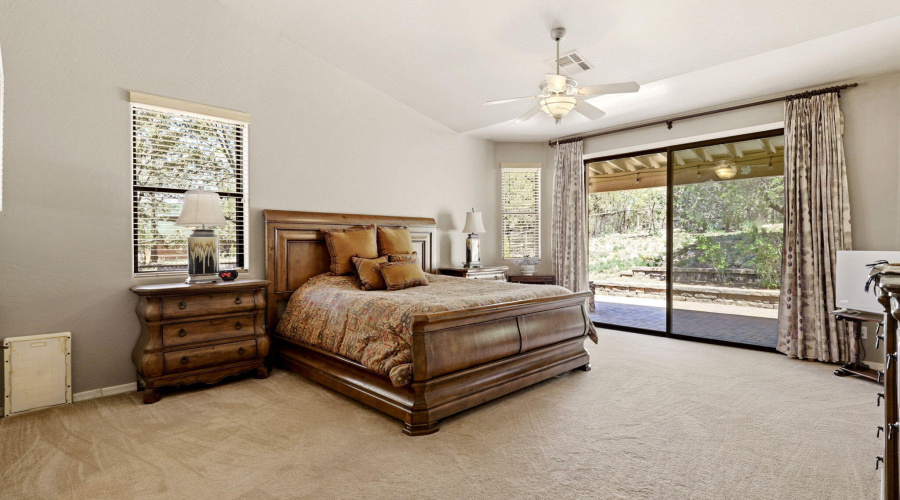 2236RoundaboutWay-Overgaard-AZ-16