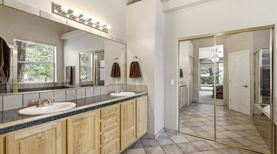 2236RoundaboutWay-Overgaard-AZ-18