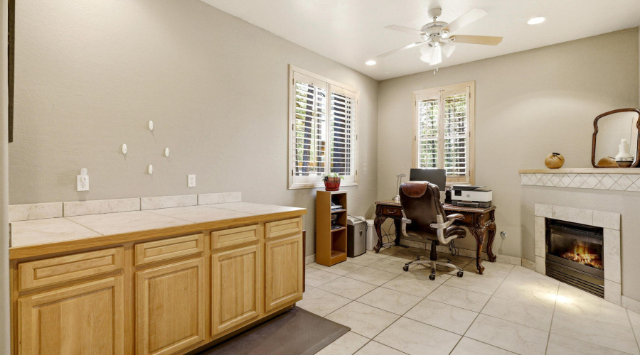 2236RoundaboutWay-Overgaard-AZ-20