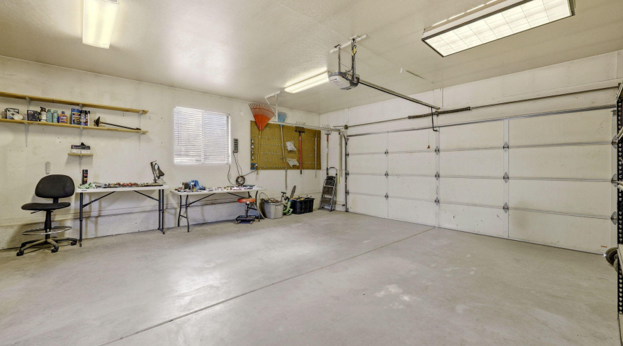 2236RoundaboutWay-Overgaard-AZ-37