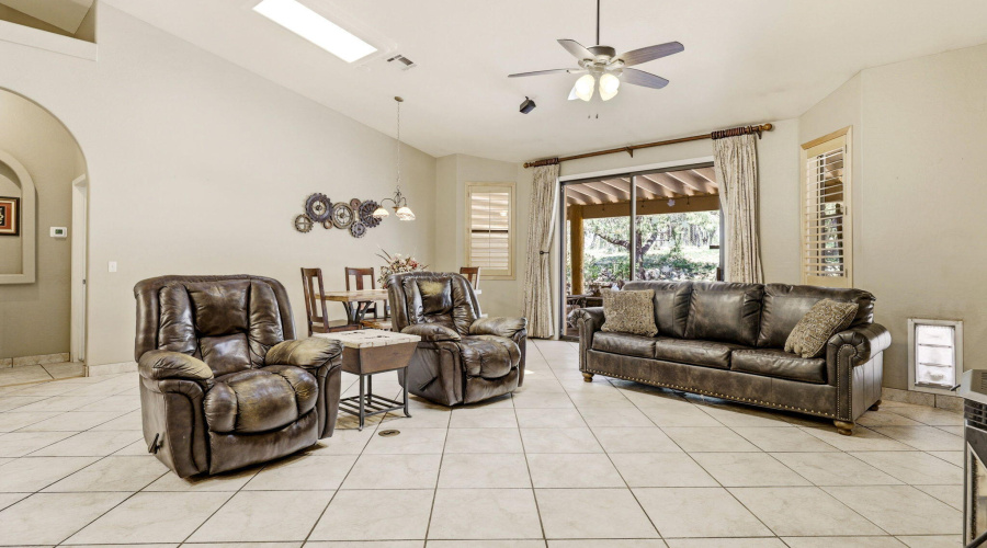 2236RoundaboutWay-Overgaard-AZ-9