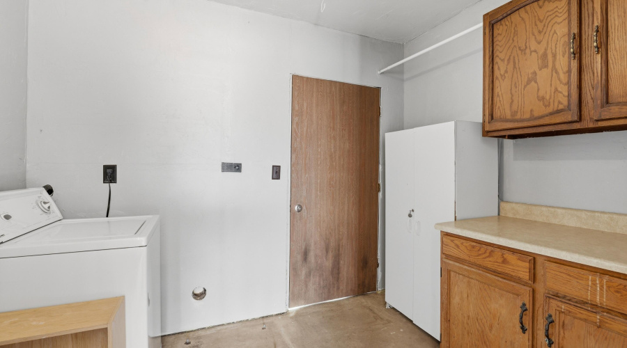 Laundry & Storage Room