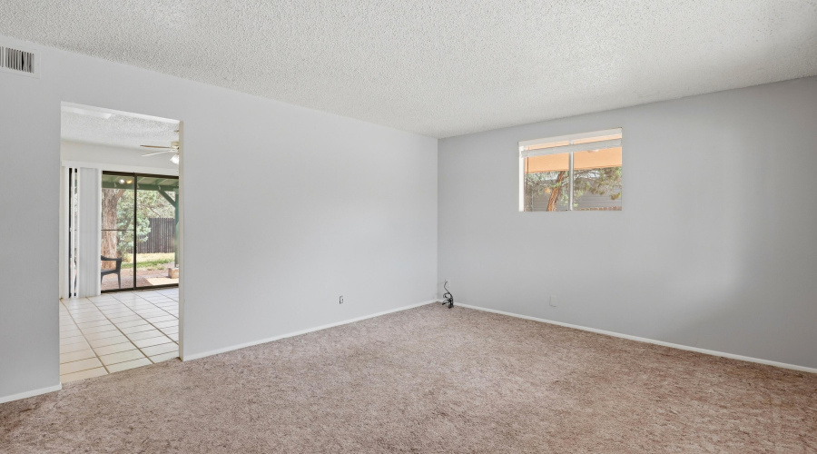 Living Room (3)