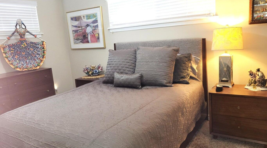 BEDROOM 2