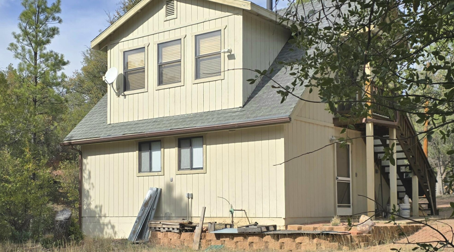 Garage & Apt Exterior