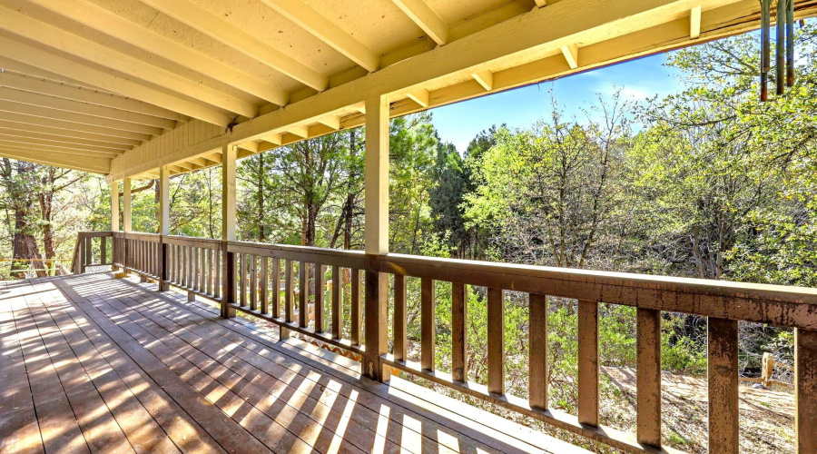 Back Porch lkg Upstrm