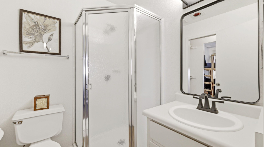 Main-level full bathroom