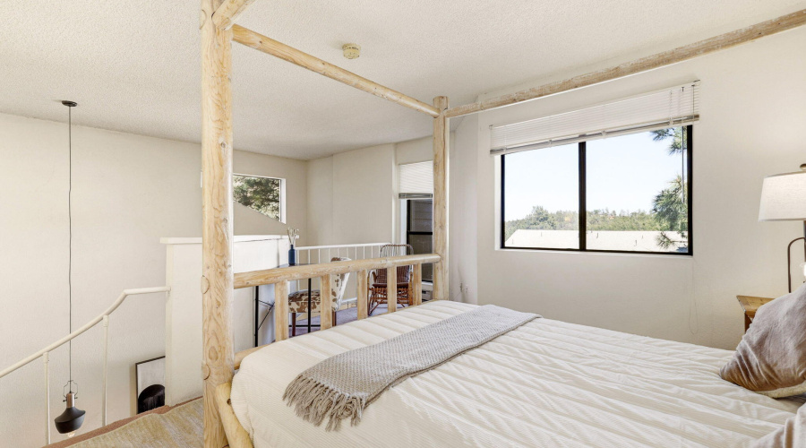 Open, light and airy suite