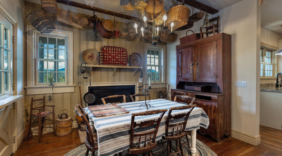Breakfast Room